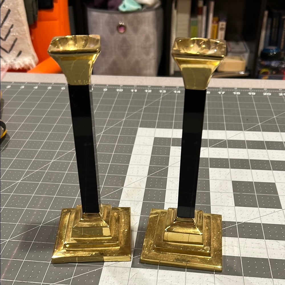 Luxurious Gold and Black Candlesticks with Classic Design